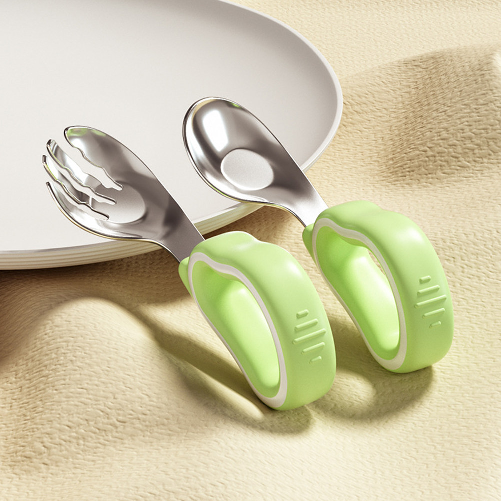 Baby Food Utensils Set - 1セットの子供用トレーニングフォークとスプーン。食品衛生基準を満たしたステンレス製の先端とシリコン製のハンドルを備え、お弁当箱や旅行での使用に最適なベビー用食器。