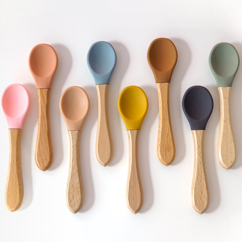 Baby Food Utensils - 給餌木製ハンドルシリコーンスプーンベビー用品食べる土壌食品子供トレーニング操作能力子供の食器