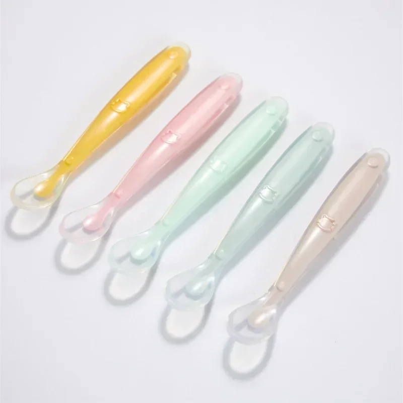 ソフトシリコンベビースプーン幼児補完食給餌トレーニングスプー - Baby Food Utensils のレビューと価格